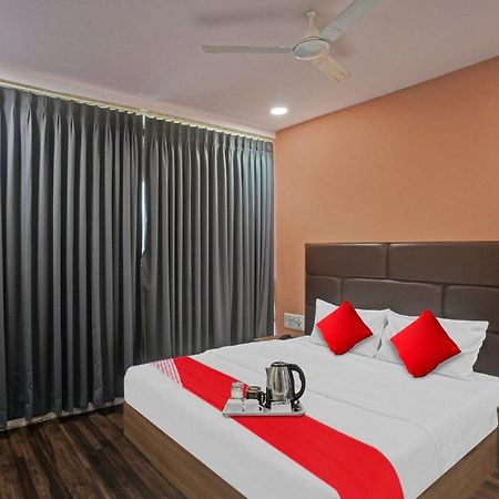 Hotel O Infinity Сурат Екстер'єр фото