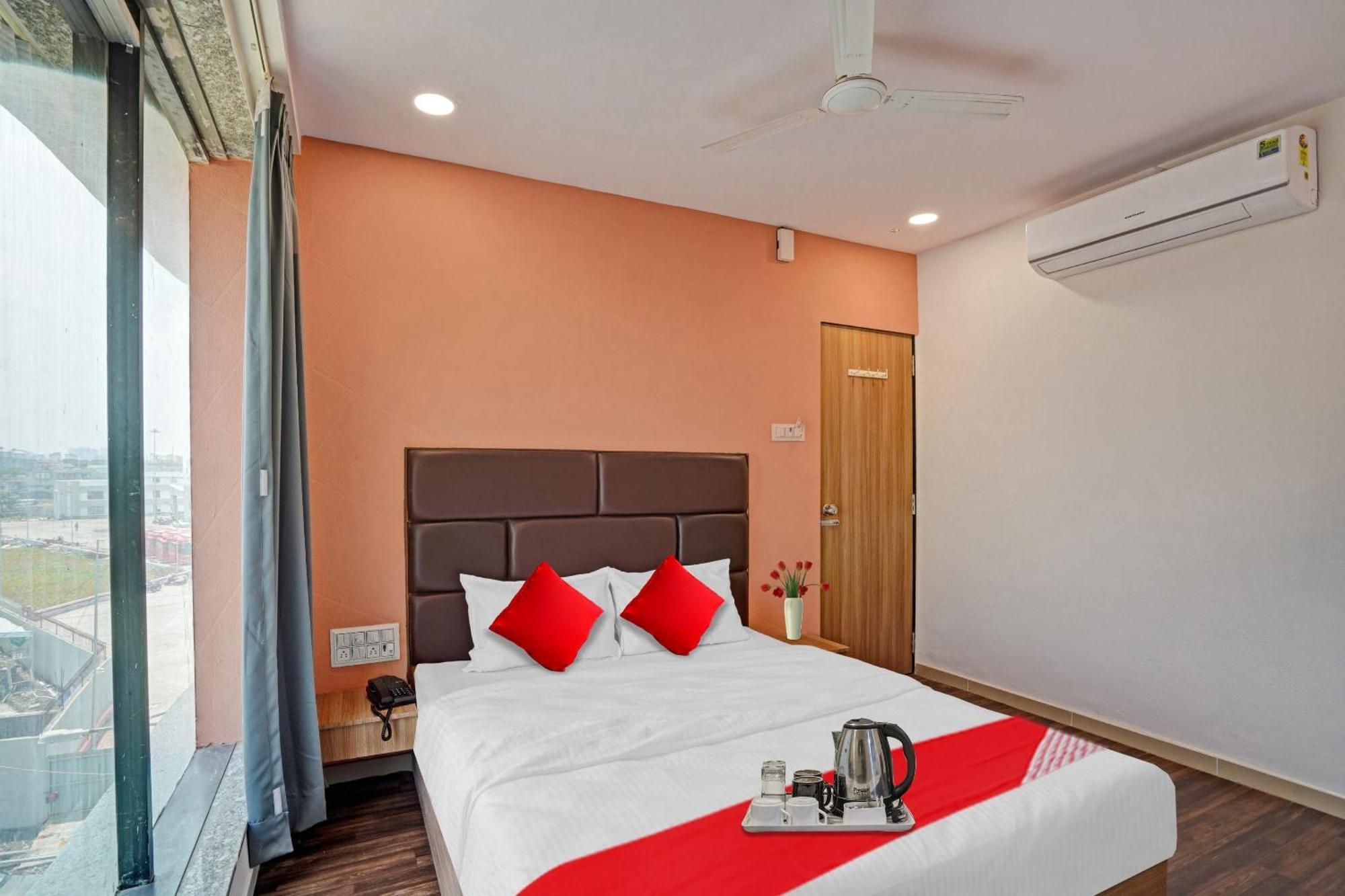 Hotel O Infinity Сурат Екстер'єр фото